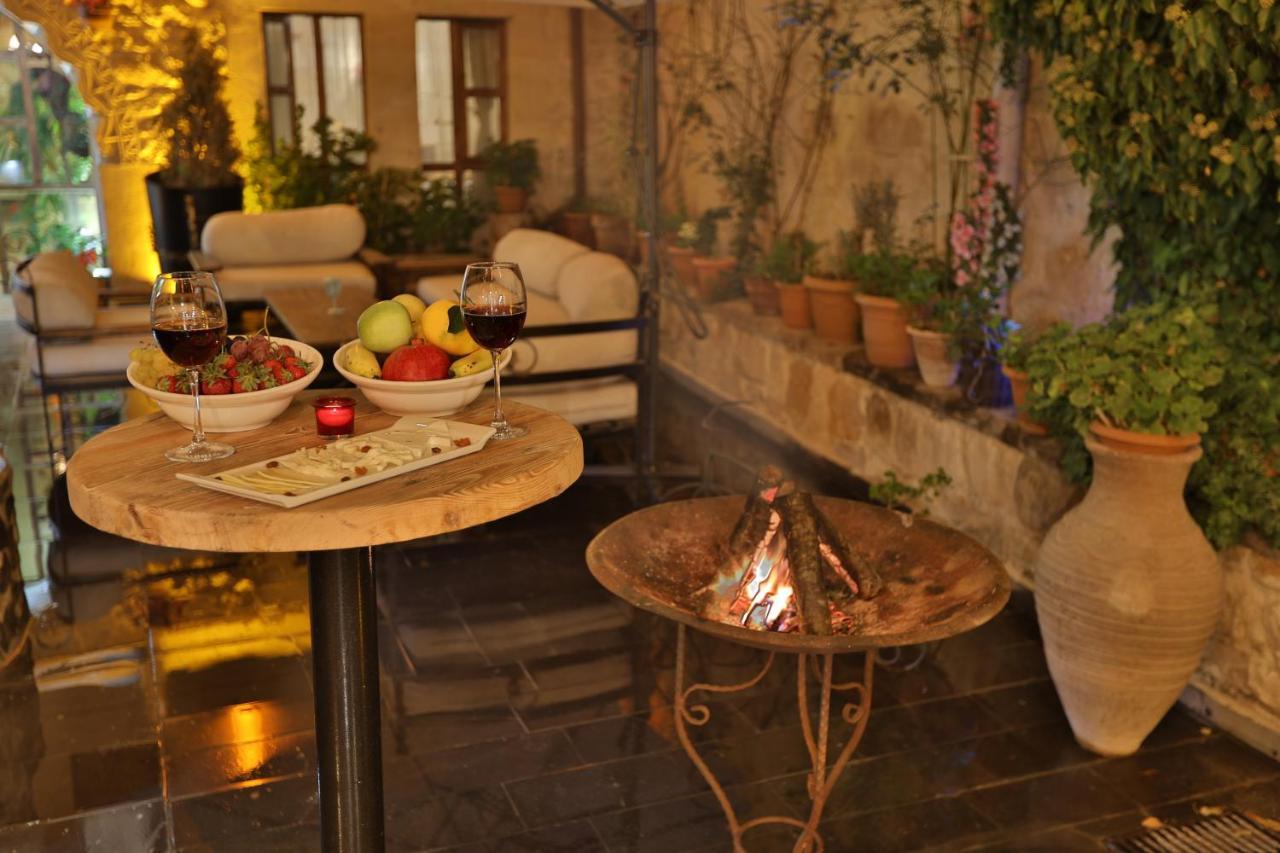 Aja Cappadocia Cave Hotel Ürgüp Bagian luar foto