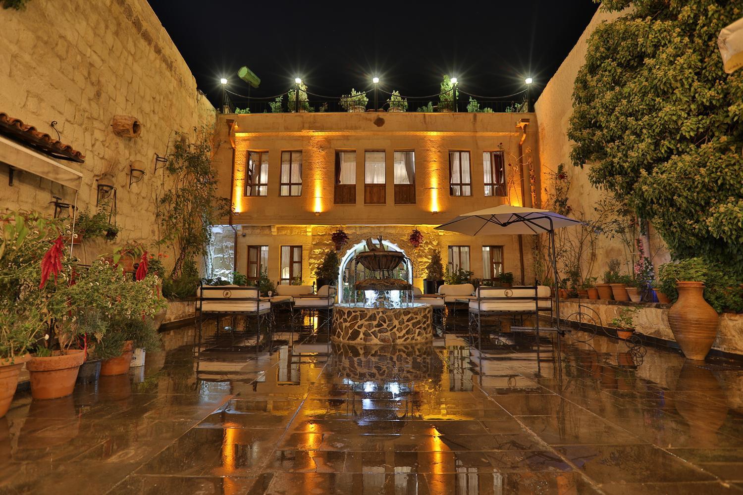 Aja Cappadocia Cave Hotel Ürgüp Bagian luar foto